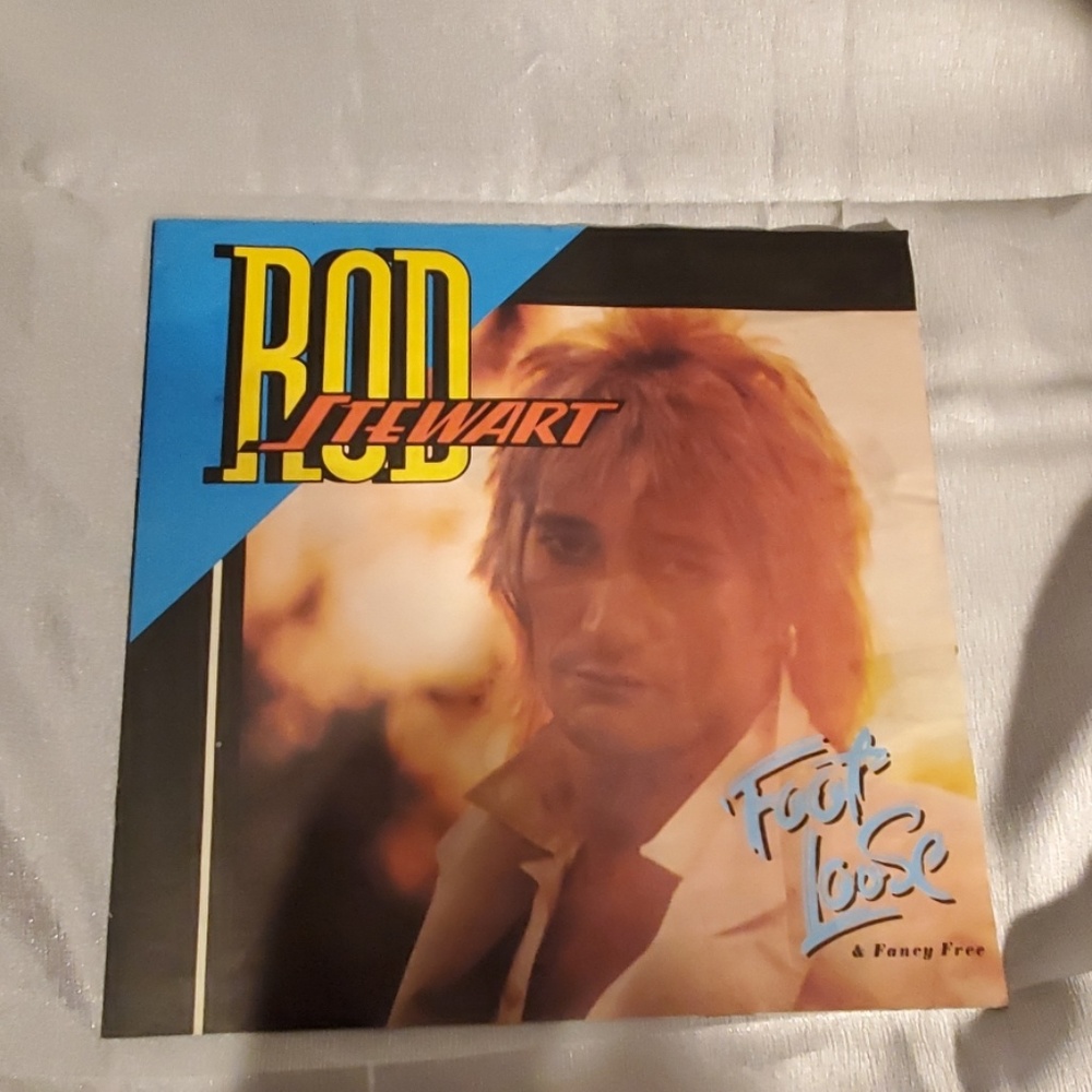WB ALBUM ART FOR ROD STEWARTS FOOT LOOSE & FANCY